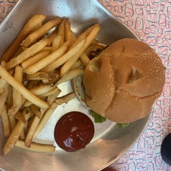 Kroll's Diner - German Near Me - Fargo, North Dakota