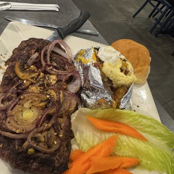 Rulu’s 66 Bar and Grill - RibEye with onions - American Near Me - Williams, Arizona