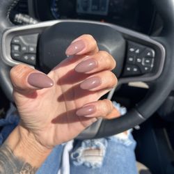 750 Nail Studio
