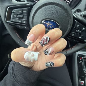 Set By Noemi - Pierced nails! - Nail Technicians Near Me - Sacramento, California Set By Noemi - Pierced nails! - Nail Technicians Near Me - Sacramento, California