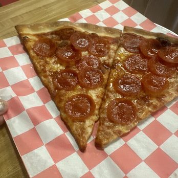 Fratelli Pizzeria & Cafe - Pepperoni slice - Pizza Near Me - Bethlehem, Pennsylvania Fratelli Pizzeria & Cafe - Pepperoni slice - Pizza Near Me - Bethlehem, Pennsylvania