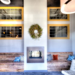 Excell Sports Chiropractic & Rehab - Lobby