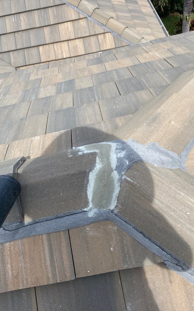 Slide of R4 Roofing and Reconstruction