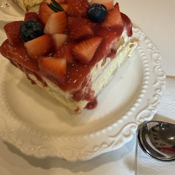 Cafe  2BY2 - Strawberry Tiramisu - Desserts Near Me - New York, New York