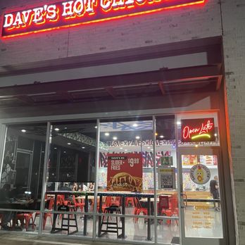 Dave's Hot Chicken - Chicken Shop Near Me - Burbank, California