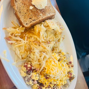 Seven Mile Cafe - Omelette, hash browns and wheat toast - Breakfast & Brunch Near Me - Mesquite, Texas Seven Mile Cafe - Omelette, hash browns and wheat toast - Breakfast & Brunch Near Me - Mesquite, Texas