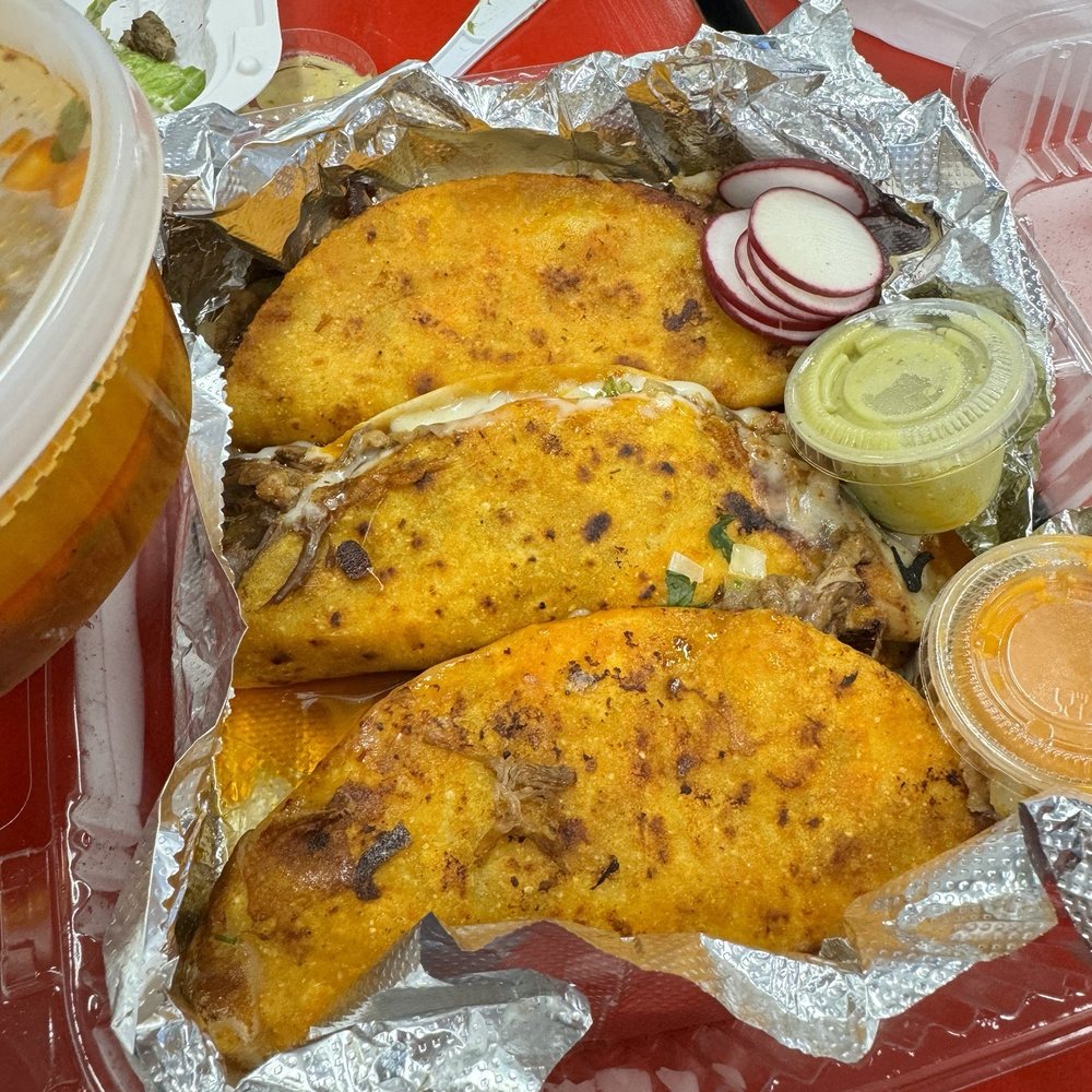 La Carreta Tacos Y Tortas - Birria tacos - Food Trucks Near Me - Middletown , Maryland