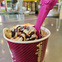 Menchies Frozen Yogurt