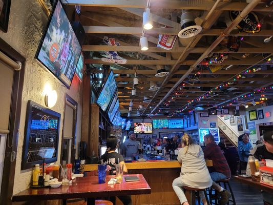 28th St. Pit-n-Pub by null