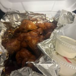 Gooey's Pizza Jesup - Bourbon wings