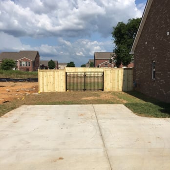 A1 Fence and Deck - 6' cap and trim fence with 10'x5' aluminum gate. Couldn't be more satisfied. - Fences & Gates Near Me - Gallatin, Tennessee A1 Fence and Deck - 6' cap and trim fence with 10'x5' aluminum gate. Couldn't be more satisfied. - Fences & Gates Near Me - Gallatin, Tennessee