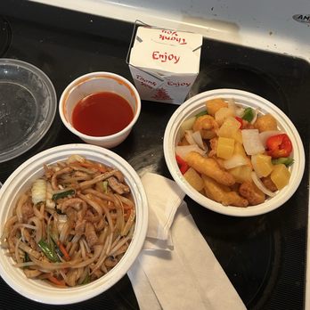 Chow‘s Kitchen - L3. Shanghal-Style Thick Noodles with Shredded Pork and C4. Sweet & Sour ChickenSweet - Shanghainese Near Me - Pittsburgh, Pennsylvania Chow‘s Kitchen - L3. Shanghal-Style Thick Noodles with Shredded Pork and C4. Sweet & Sour ChickenSweet - Shanghainese Near Me - Pittsburgh, Pennsylvania