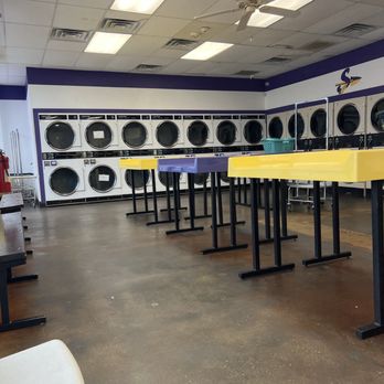 Wash N Go Laundry - Dryers - Laundromat Near Me - Sanger, Texas Wash N Go Laundry - Dryers - Laundromat Near Me - Sanger, Texas