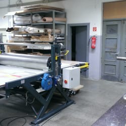 Mike Karstens - In seiner Werkstatt steht wirklich noch Mechanik statt Digitaldruck. Toll!