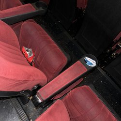 Marcus Coral Ridge Cinema - Every row is dirty. Others people popcorn and trash is everywhere. The movie theater has a bad smell in it. Only thing nice is the seats.