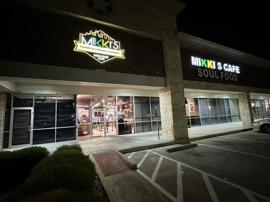 Mikki's Soul Food Cafe by null