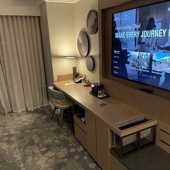 JW Marriott - Desk area...wheeled chair would be great - Hotels Near Me - Orlando, Florida JW Marriott - Desk area...wheeled chair would be great - Hotels Near Me - Orlando, Florida