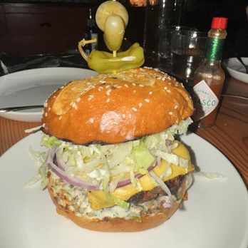 Half Shell - Cheese burger - Bars Near Me - Seattle, Washington