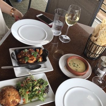 Seasons 52 - Lump crab cake, shrimp scampi skillet, and cheese fondue - New American Near Me - Orlando, Florida