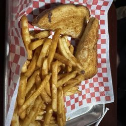 Chill-N-Grill - Kids Grilled Cheese, French fries