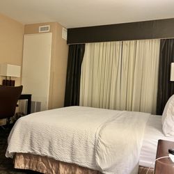 Holiday Inn Express & Suites Butte