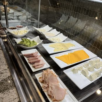United Polaris - Breakfast buffet - Airport Lounges Near Me - Los Angeles, California United Polaris - Breakfast buffet - Airport Lounges Near Me - Los Angeles, California