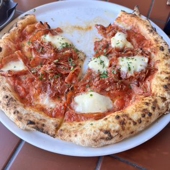 St Hubert's Vineyard - Pizza ! - Wineries Near Me - Coldstream, VIC