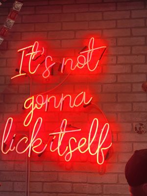 Willies Dick 'n Chicken by null