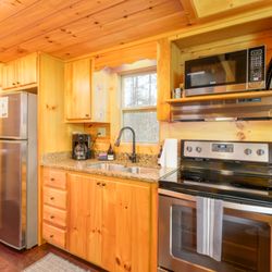 Serenity Ridge - Cabin C's Kitchen