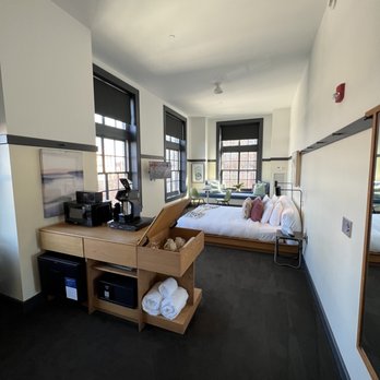 The Maverick - Hotels Near Me - Pittsburgh, Pennsylvania The Maverick - Hotels Near Me - Pittsburgh, Pennsylvania