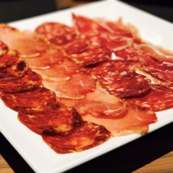 El Aviso - Tapas Bars Near Me - Granada, GR