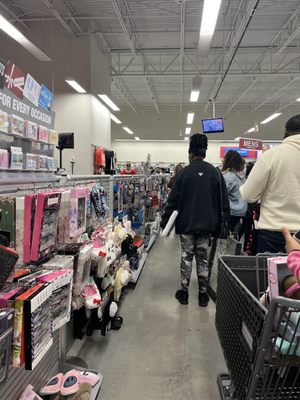 BURLINGTON COAT FACTORY - Updated January 2025 - 10 Reviews - 2082