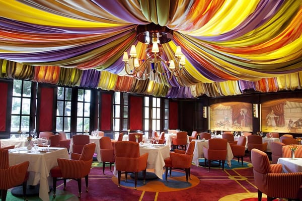 Le Cirque by null