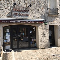 Pothier Père et Fils - Really nice boulangerie in a little town right next to Disney. Very friendly staff and delicious food.