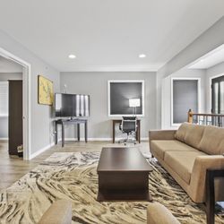 The Resort At Lake Of The Ozarks - The Beach house, two-bedroom suite