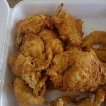 Daily Seafood - fried chicken in a styrofoam container - Seafood Near Me - Houston, Texas