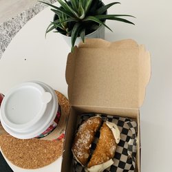 Capri - Cannolis