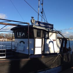 Räucherschiff Berta - Ruhezeit im Herbst