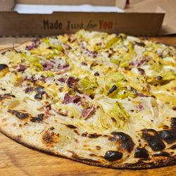 Leon & Roys Family Pizzeria - Mc Pat T P-a Corned Beef guiness beer cheese pizza