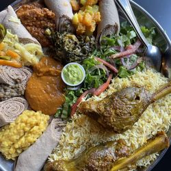 Sana Restaurant - Veggie combo & Mendi