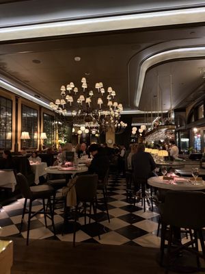 Mon Ami Gabi by null