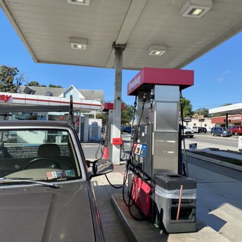Speedway - a gas station with a car at the pump - Gas Stations Near Me - Lemoyne, Pennsylvania Speedway - a gas station with a car at the pump - Gas Stations Near Me - Lemoyne, Pennsylvania