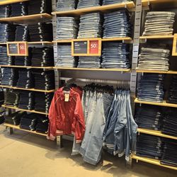 Levi’s Outlet Store