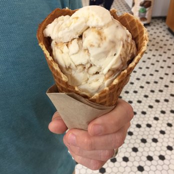 Kilwins Ice Cream - Chocolate - Fudge - Caramel ripple ice cream - Chocolatiers & Shops Near Me - San Antonio, Texas