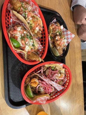Seven Lives Tacos y Mariscos by null