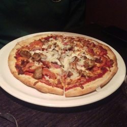 Rock Creek Tap and Grill - Man pizza