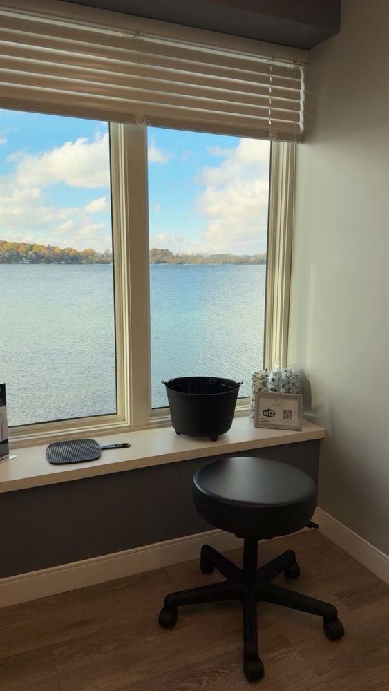 Parkins Plastic Surgery Logo