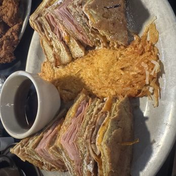 Annette's Westgate - Monte Cristo - American Near Me - Salem, Oregon Annette's Westgate - Monte Cristo - American Near Me - Salem, Oregon