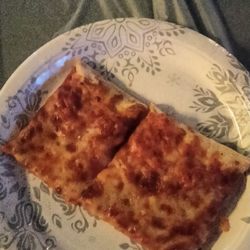 Fox's Pizza Den