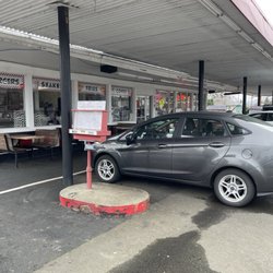 Johnny's Drive Inn & Diner - Car hop area